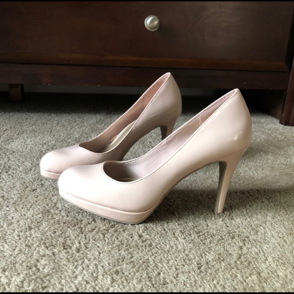 Christian Siriano pink pumps